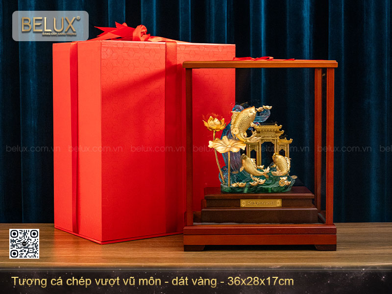 Tượng cá chép vượt vũ môn dát vàng 24k cao 36cm&nbsp;